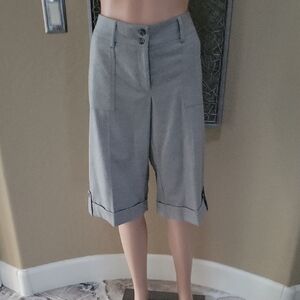 White House Black Market Light Gray Women's Culottes. NWOT